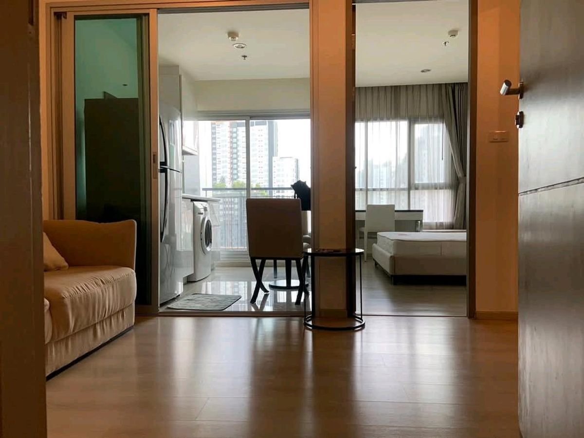 For RentCondoRatchadapisek, Huaikwang, Suttisan : 🎉 Life Ratchadaphisek, MRT Huai Khwang 400 m.