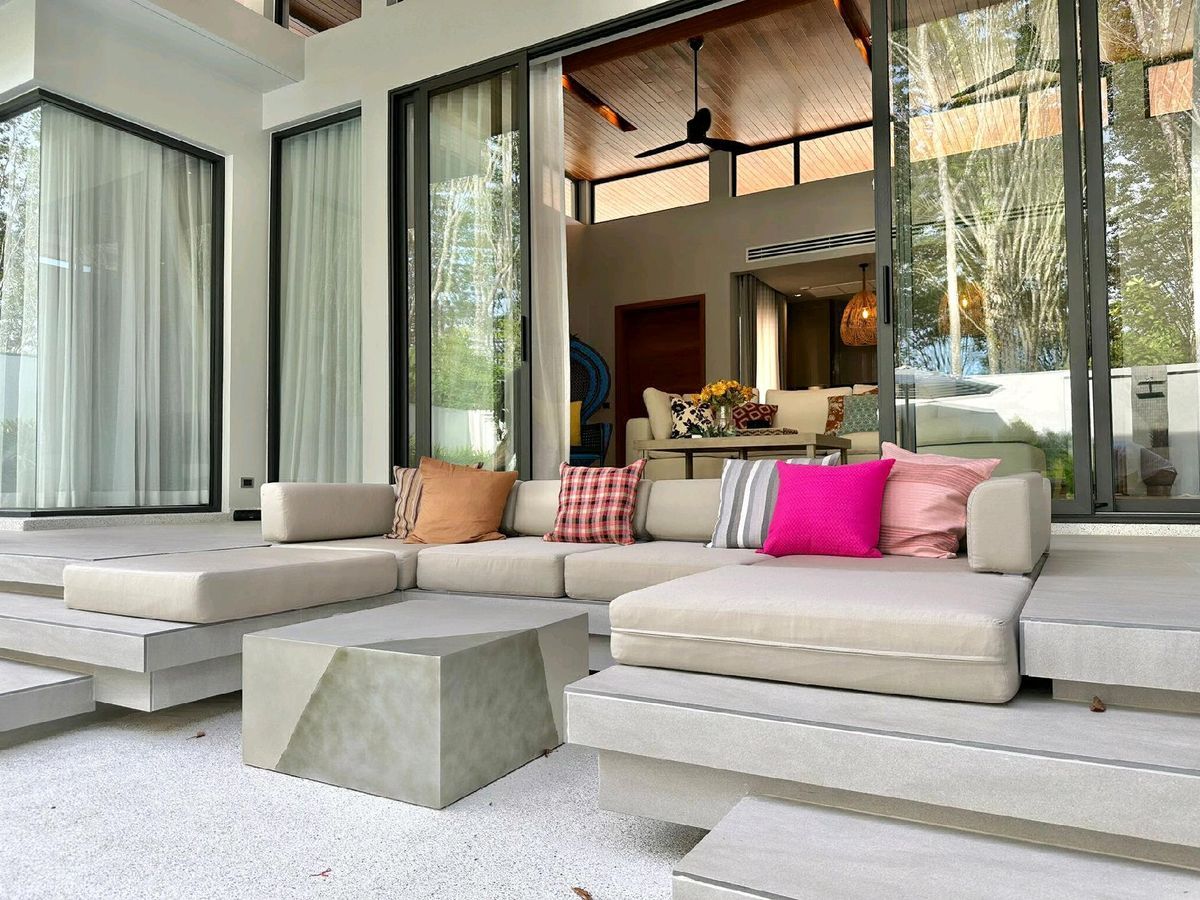 For RentHousePhuket : 🔑 Luxury Pool Villa for Rent in Phuket! Modern Loft Style, 3 Bedrooms with Private Garden & Pool – Ready to Move In, Near the Beach and Lifestyle Hotspots