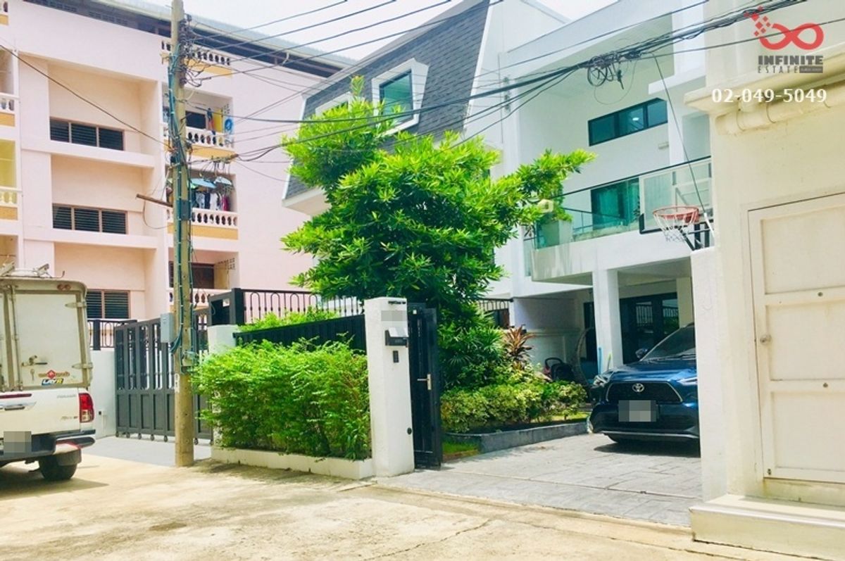 ขายทาวน์โฮมสุขุมวิท อโศก ทองหล่อ : ขายทาวน์โฮม 2 ชั้น 42 ตารางวา เอเธนส์ เฮ้าส์ ปรีดี พนมยงค์ 41 ถนนสุขุมวิท 71