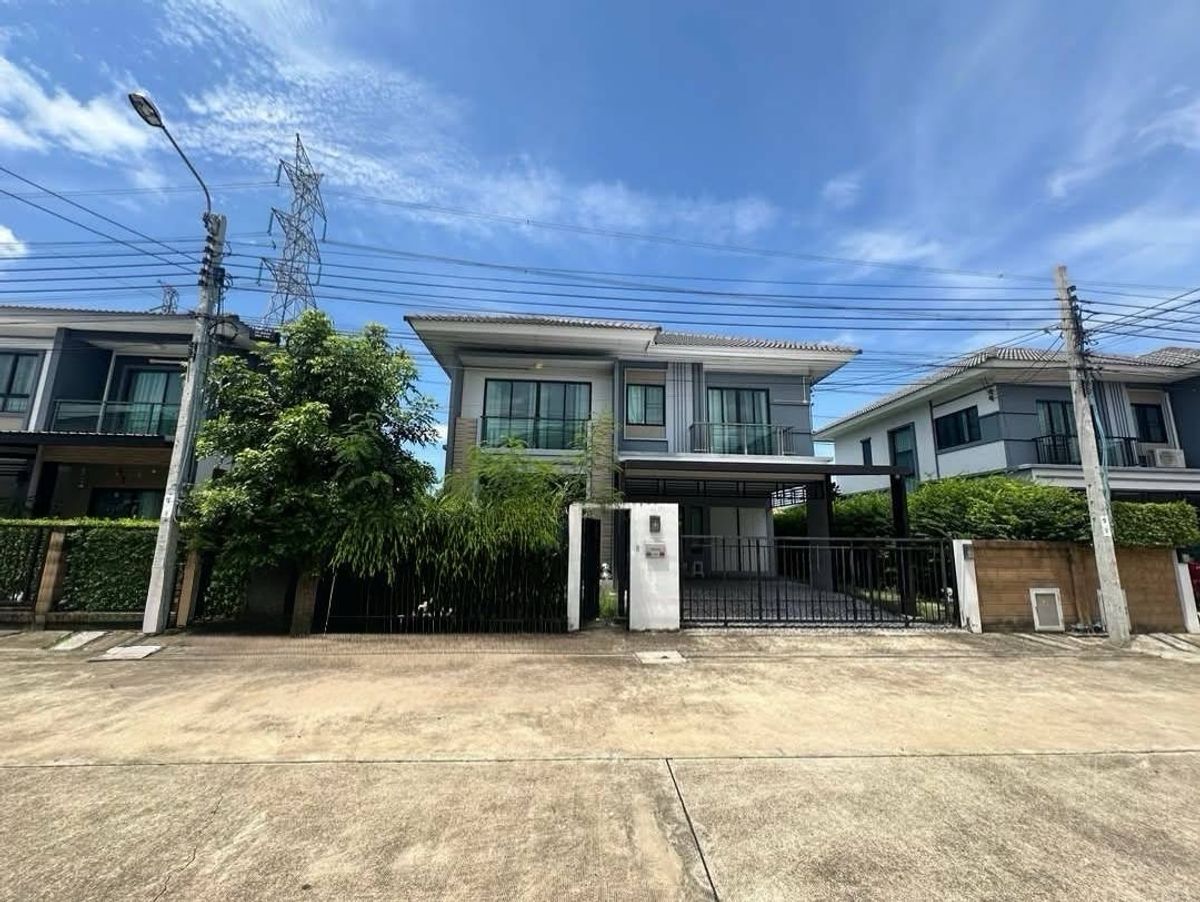 For RentHouseRathburana, Suksawat : ✨ House for Rent – 2-Storey Detached Home at The Gallery Rama 2 – Wongwaen – Prachauthit
Beautiful, fully furnished home in a prime location. Quiet neighborhood, perfect for families
