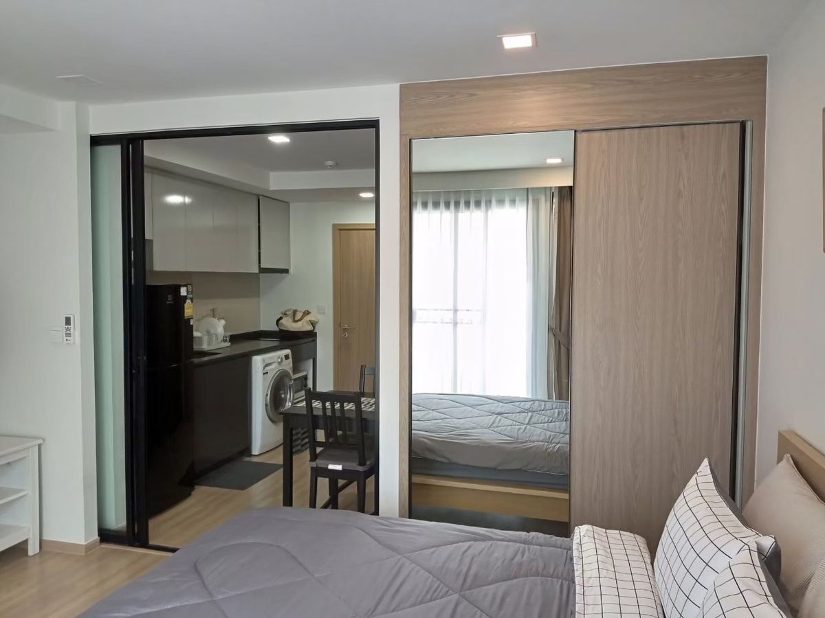 For RentCondoAri,Anusaowaree : For rent condo Maestro 07, the room is only 16,000 baht (if have pet 17,000 baht). Make an appointment to see the room 085-3626455 Julie  