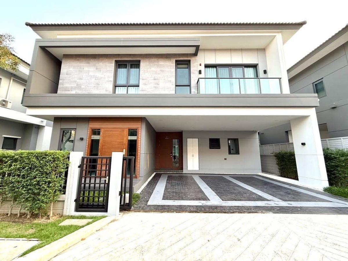 For RentHouseBangna, Bearing, Lasalle : For rent The City Bangna 150,000 baht 4 bedrooms 5 bathrooms usable area 285 sq.m. Land area 62 sq.w. Near Rama 9, Phatthanakan, Suan Luang, Srinakarin, Bangna, Suvarnabhumi Airport, Krungthep Kreetha, Sukhumvit, Ramkhamhaeng, International School