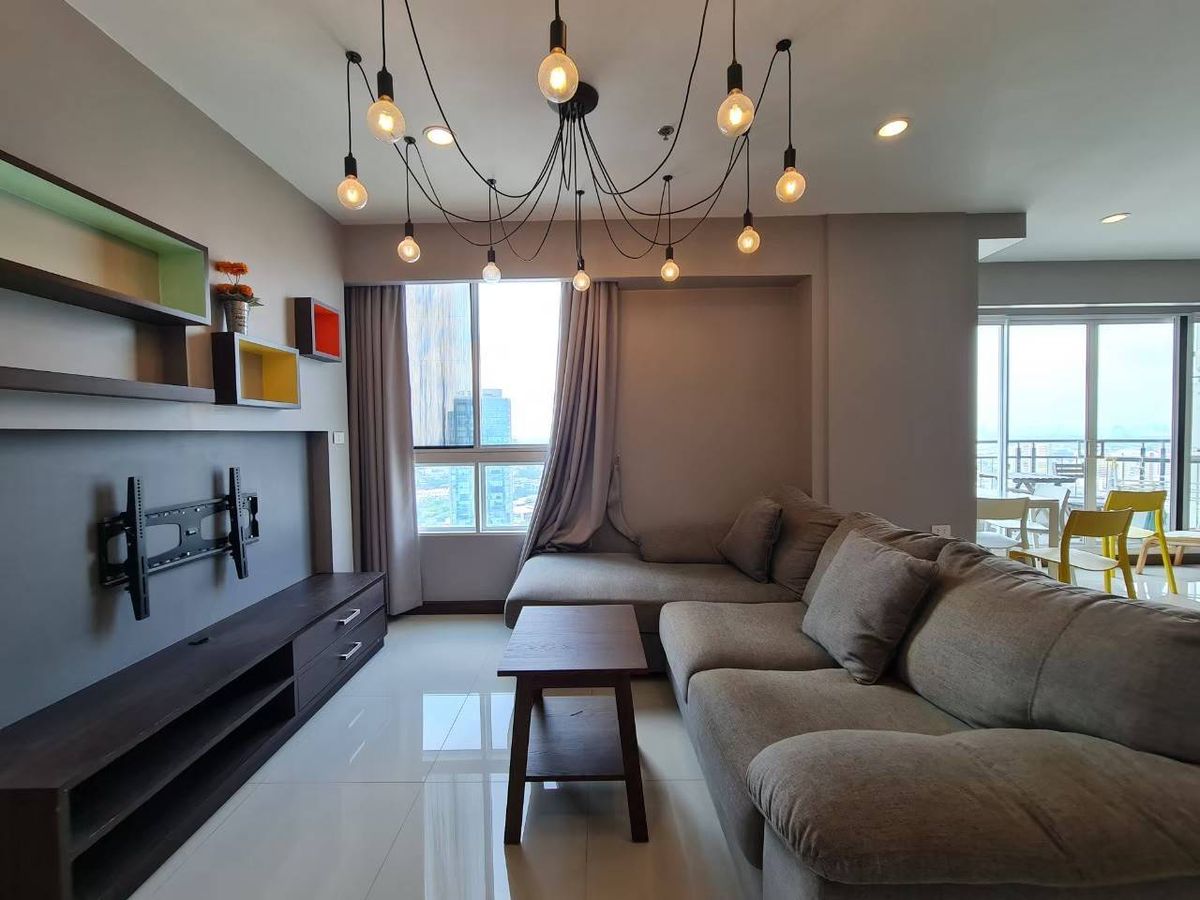 For RentCondoRama3 (Riverside),Satupadit : For Rent 2 Bed. There are many rooms to choose from Supalai Prema Riva Condo River.