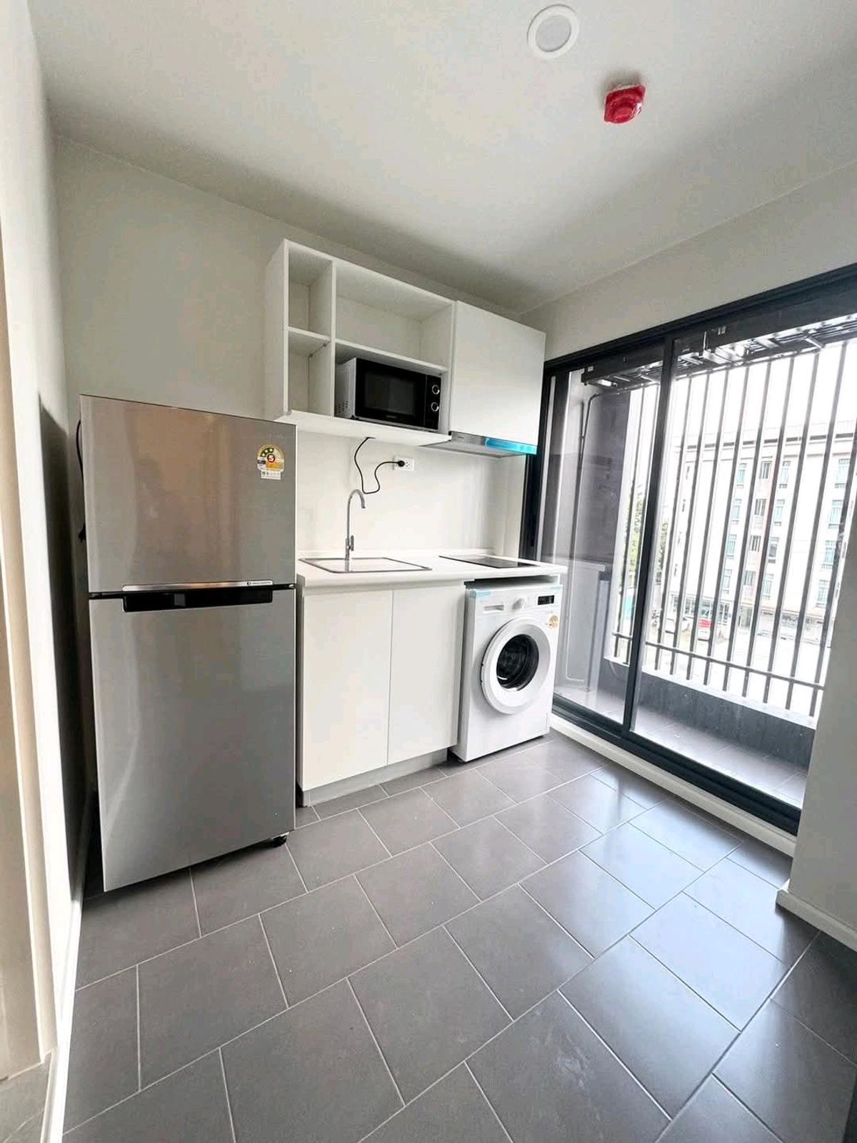 For RentCondoBangna, Bearing, Lasalle : 🎉 Blue Sukhumvit 105 Condo near MRT Srilasal, BTS Bearing