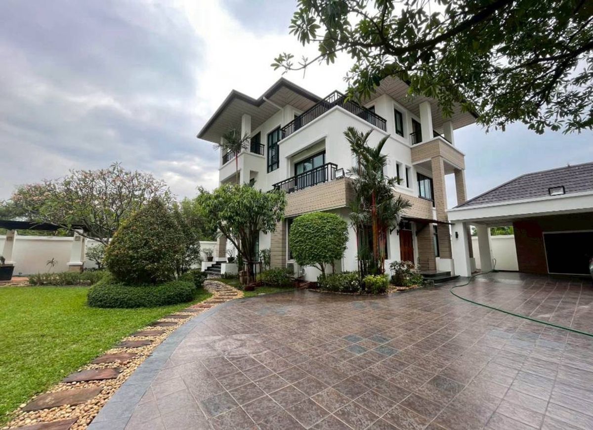 For RentHouseKasetsart, Ratchayothin : 🌟 Rent a detached house, Soi Ratchada 32, ready to move in.