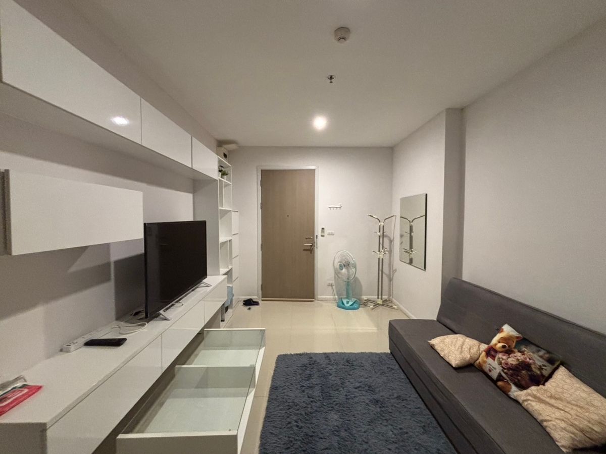 For RentCondoSriracha Laem Chabang Ban Bueng : 🔥 Rental of Si Hill Condo Sriracha 🔥 Condo next to the seaside 8,000 baht /month 📣 Fir + complete electrical appliances ❗
