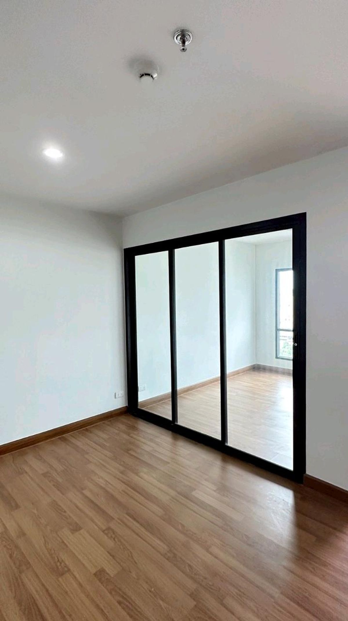 ขายคอนโดวิภาวดี ดอนเมือง หลักสี่ : Regent Home 18 แจ้งวัฒนะ-หลักสี่  ใกล้จุดเขื่อมรถไฟฟ้า ราคานี้ ใกล้รถไฟฟ้าขนาดนี้❗