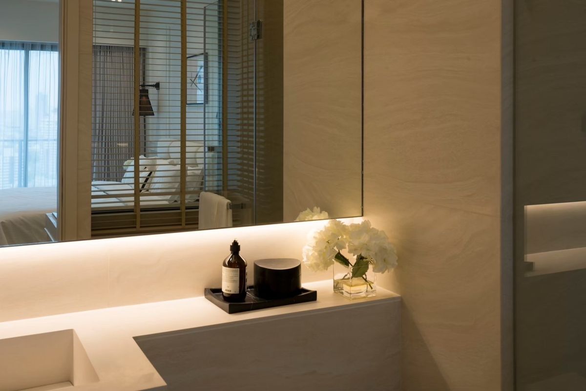 ขายคอนโดสุขุมวิท อโศก ทองหล่อ : "Fully furnished" ห้องโครงการ The Strand Thonglor พร้อมส่วนลดจัดเต็ม ไซส์ 50.73 ตรม. // 19.5 ล้านบาท