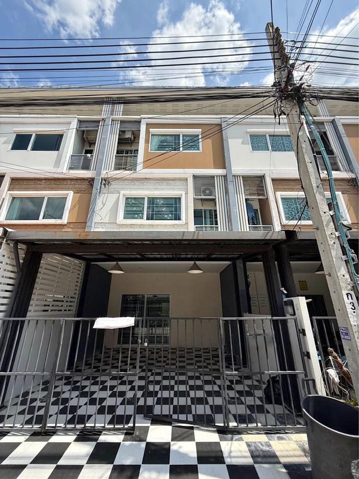 ทาวน์โฮมพัฒนาการ ศรีนครินทร์ : ให้เช่า/ขาย ทาวน์โฮม 3 ชั้น โครงการ วิลเลต ซิตี้ พัฒนาการ 38