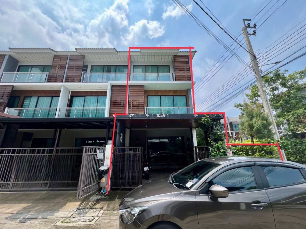 For SaleHouseLadprao101, Happy Land, The Mall Bang Kapi : 🌟 Corner Townhome for Sale – Supalai Essence Ladprao 🏡 Spacious living, private corner unit – perfect for family living or a home office!