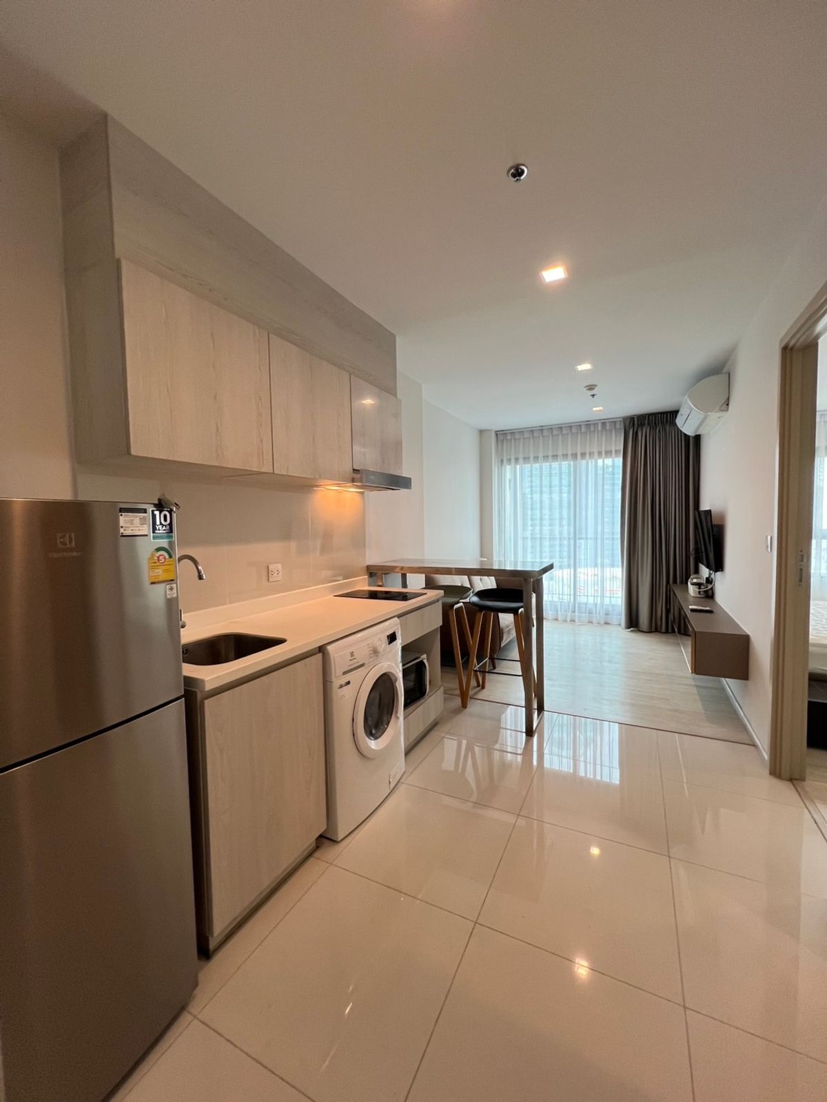 For RentCondoWitthayu, Chidlom, Langsuan, Ploenchit : For rent Life one wireless condo 28,000baht 1bedroom 38sqm BTS Phloen Chit, BTS Chidlom, Witthayu, Chidlom Ploenchit Sukhumvit Rama9 Ratchada, Lumpini,Sathorn, Chulalongkorn University, Mater Dei, SWU, Bumrungrad, Park Venture, Sindhorn, Central Embassy 