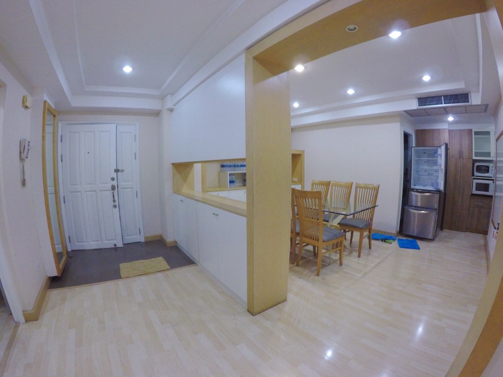 Condo around BTS PhromPhong 3 Beds 140 sqm 45,000 THB Loading...