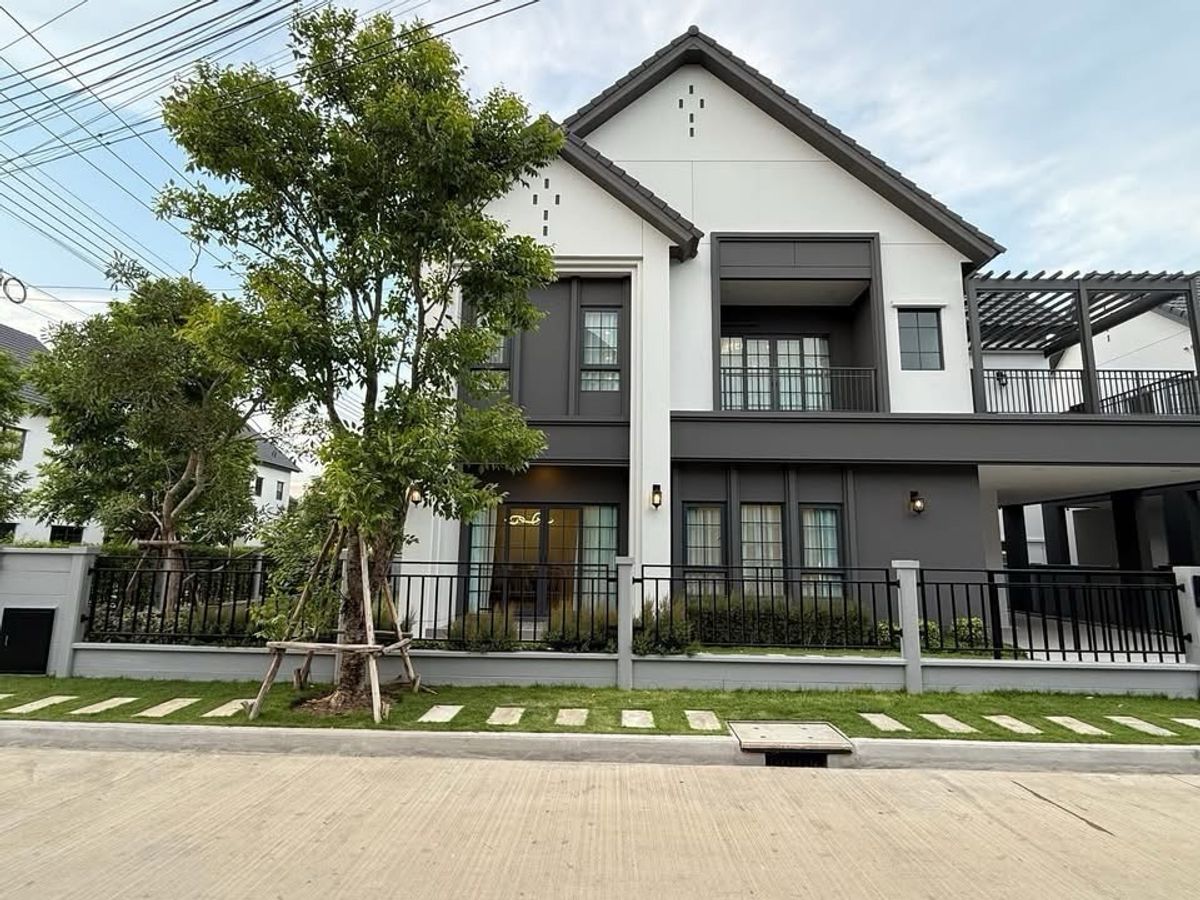 For RentHouseBangna, Bearing, Lasalle : 📢👇 Brand new single house for rent near Mega-Bangna and many international schools e.g. ConcordianInternational school, Berkley International school,Amercian International school