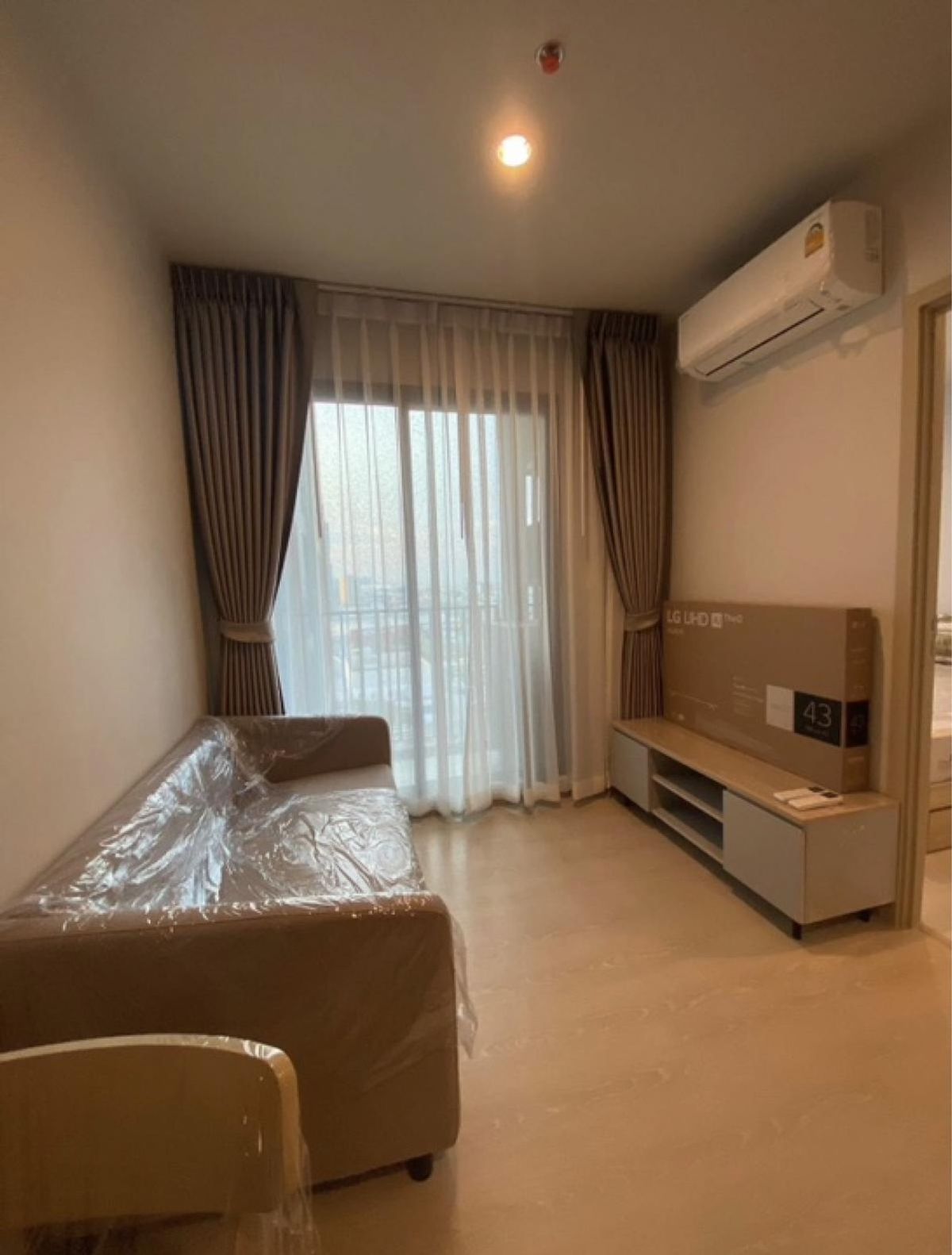 For RentCondoBangna, Bearing, Lasalle : Nue Mega Bangna, a condo next to Mega Bangna, new room, beautiful view, available for rent.