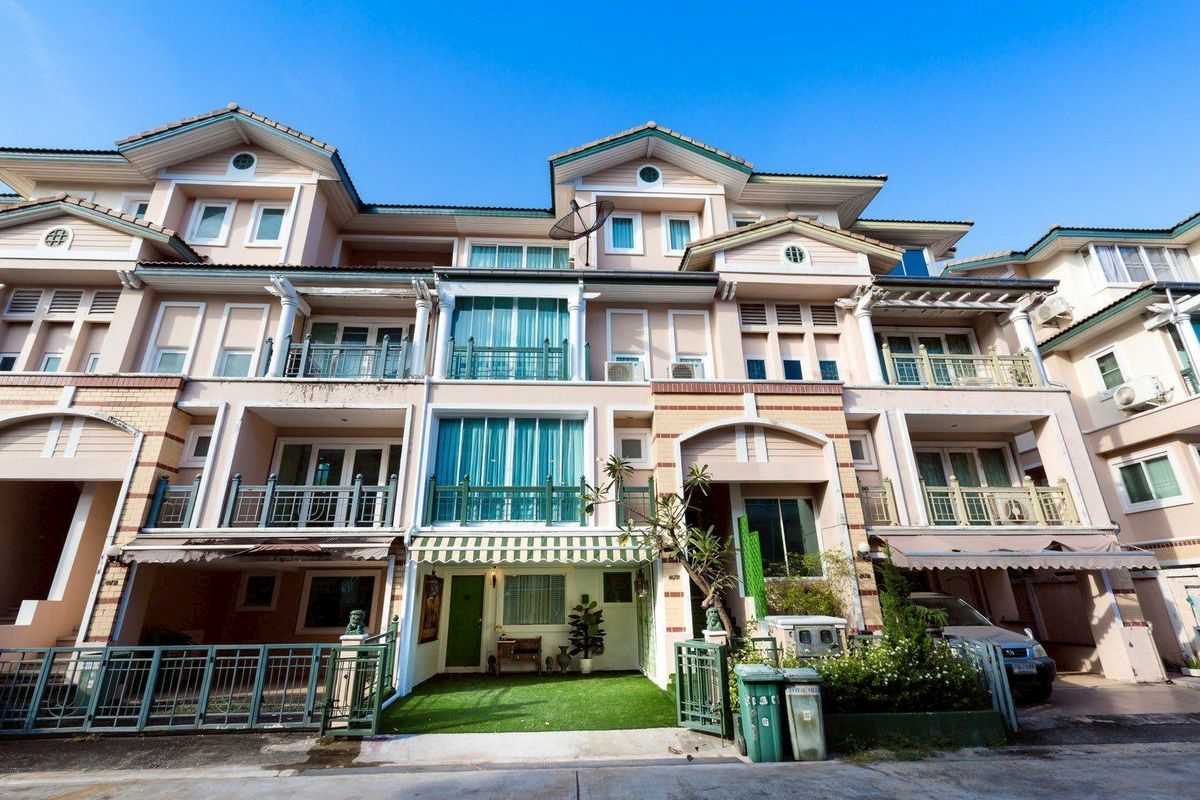 For RentTownhomeLadprao, Central Ladprao : Rent The Peridot @sabaispace