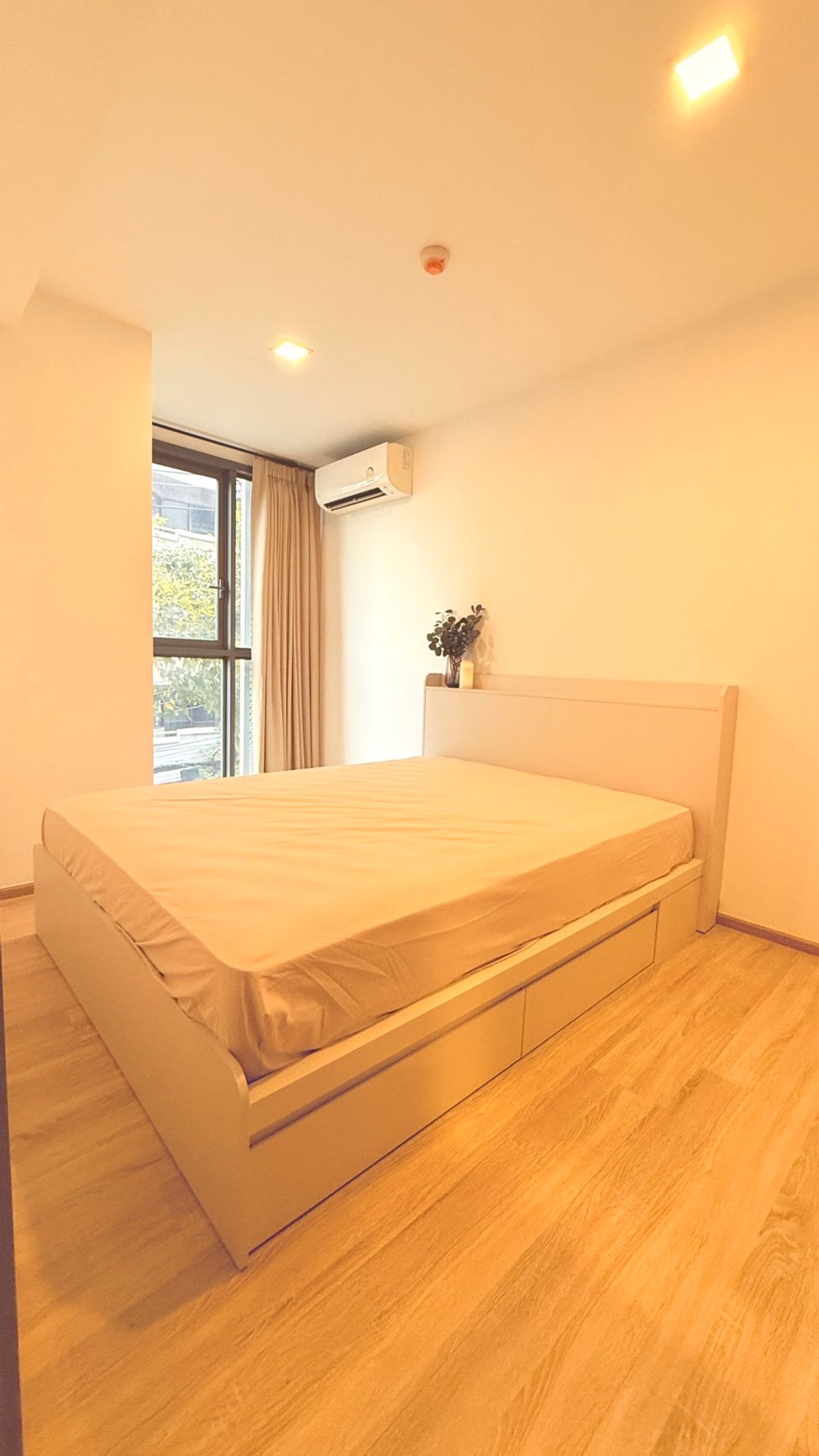 ให้เช่าคอนโดสุขุมวิท อโศก ทองหล่อ : ให้เช่า Taka Haus ราคา 21,000 บาท [MKr250601]