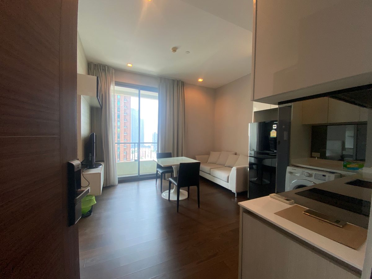 For SaleCondoRama9, Petchburi, RCA : Urgent sale, luxury condo in the heart of Asoke! Addicted to MRT. Price.