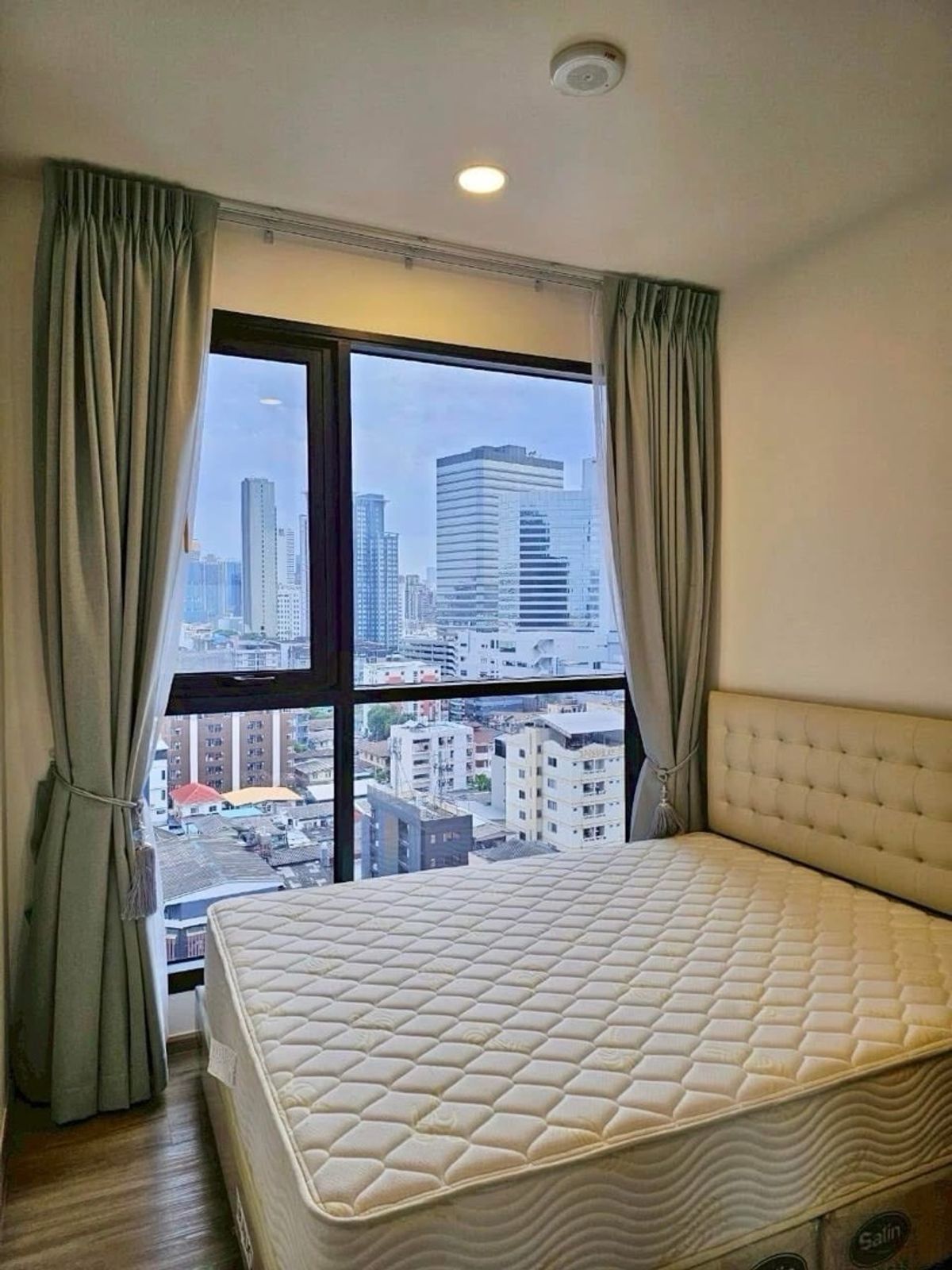 ให้เช่าคอนโดรัชดา ห้วยขวาง : The Stage Mindscape Ratchada-Huaikhwang คอนโดย่านห้วยขวาง เดินทางสะดวกมาก เพียง 350 เมตร ถึง MRT ห้วยขวาง พร้อมส่วนกลางครบครัน สนใจทักได้เลยค่า