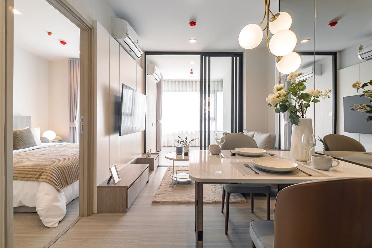 For RentCondoThaphra, Talat Phlu, Wutthakat : Life Sathorn Sierra is available for rent 1 bedroom + bedroom or office. Can ask to see the room