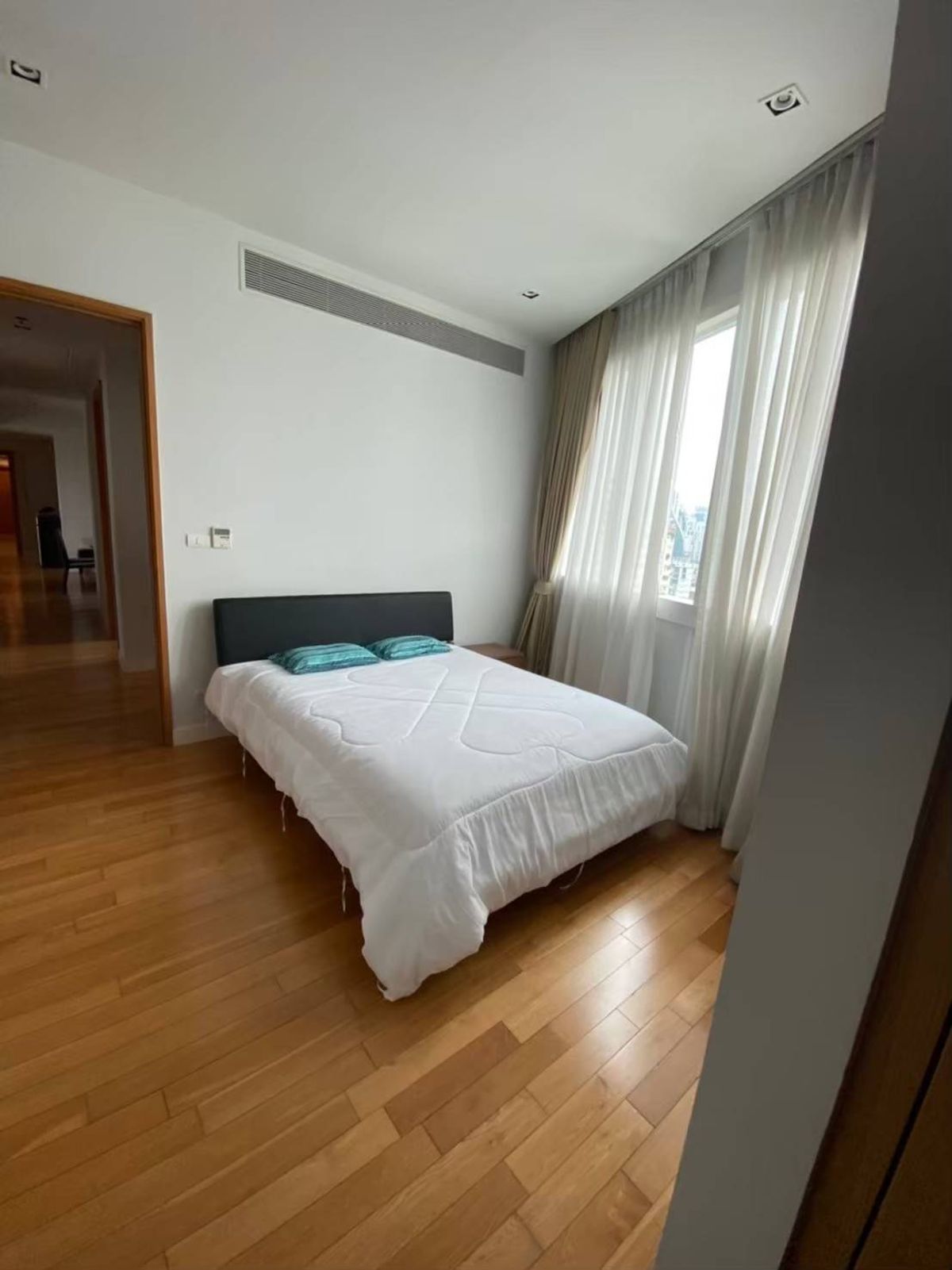 ให้เช่าคอนโดสุขุมวิท อโศก ทองหล่อ : คอนโด ให้เช่า :Millennium Residence (มิลเลนเนียม เรสซิเด้นส์ แอท สุขุมวิท)  MK-02  line @livingbkk