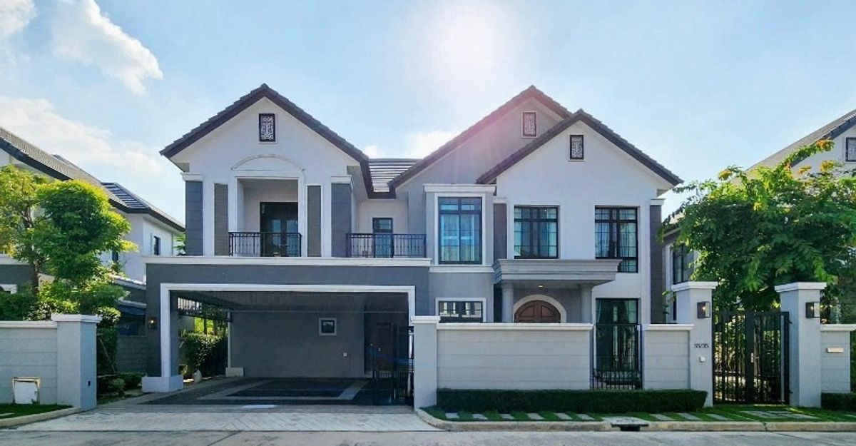 For RentHousePattanakan, Srinakarin : 2 -storey detached house for rent. Palazzo Srinakarin, luxury mansion in the heart Complete furniture for 200,000 baht