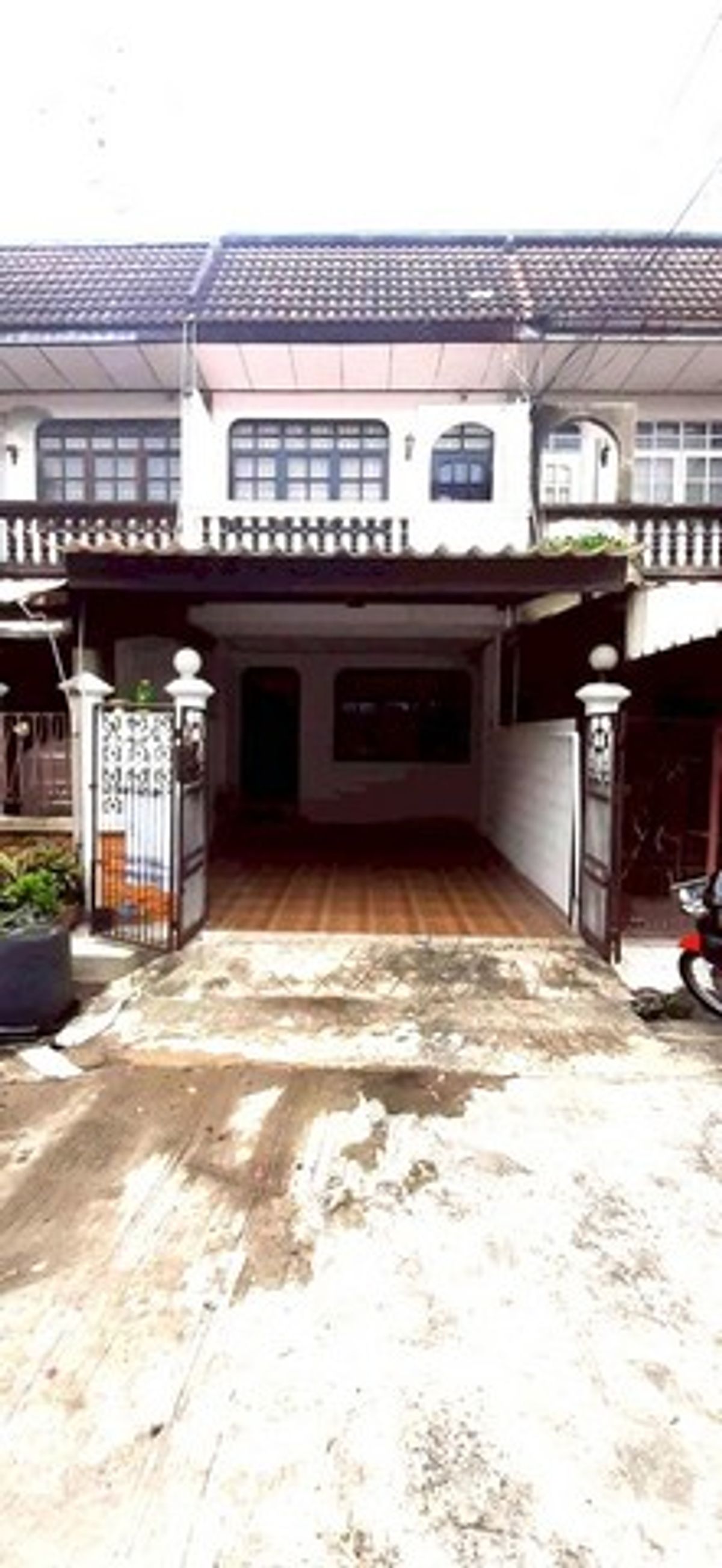 For SaleTownhomeLadprao101, Happy Land, The Mall Bang Kapi : [Sell] 2 -story townhome, Sena Villa 84 | 18 sq.w. | 2 bedrooms, 2 water | Near BTS Yellow Line | 2.75 million