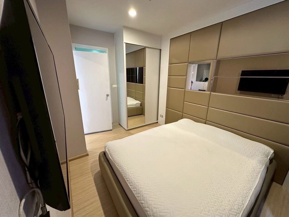 For RentCondoPinklao, Charansanitwong : 🔥 Rent a beautiful room with PLUM CONDO Pinklao washing machine