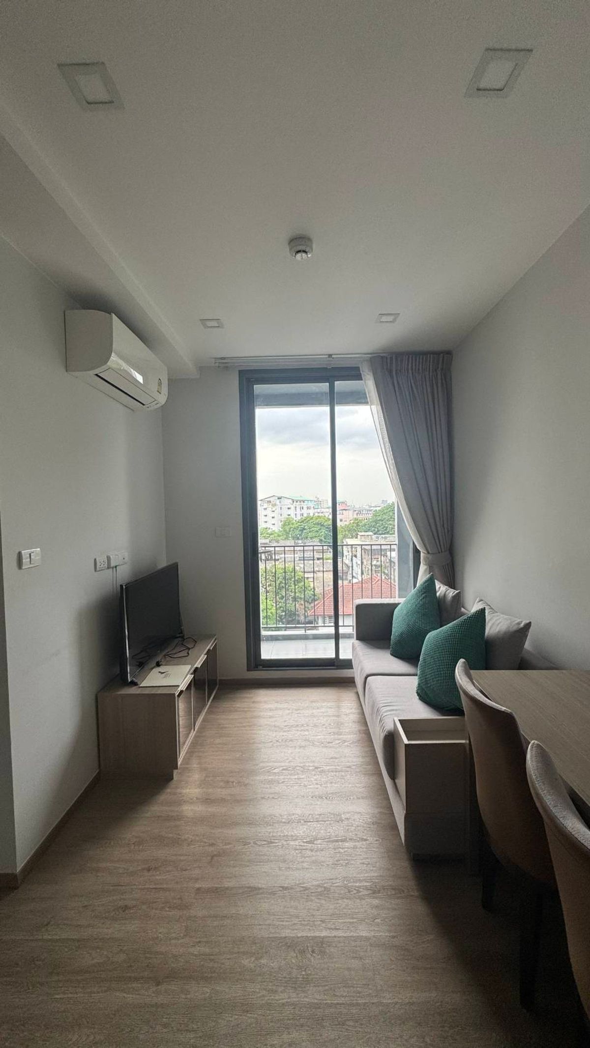 For RentCondoOnnut, Udomsuk : The NEST Sukhumvit 71 condo for rent, complete condo, ready to approach BTS Phra Khanong and Expressway !!