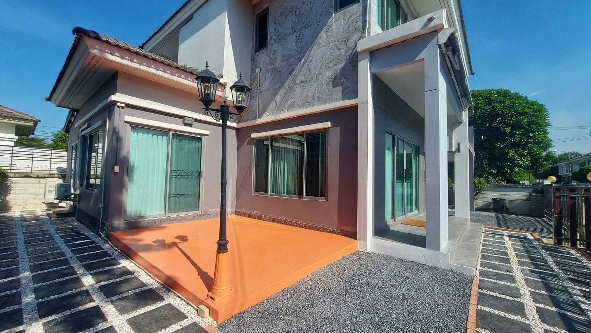 For RentHousePattanakan, Srinakarin : Rent a single house, Perfect Place, Krungthep Kreetha, newly decorated with furniture and electrical appliances.