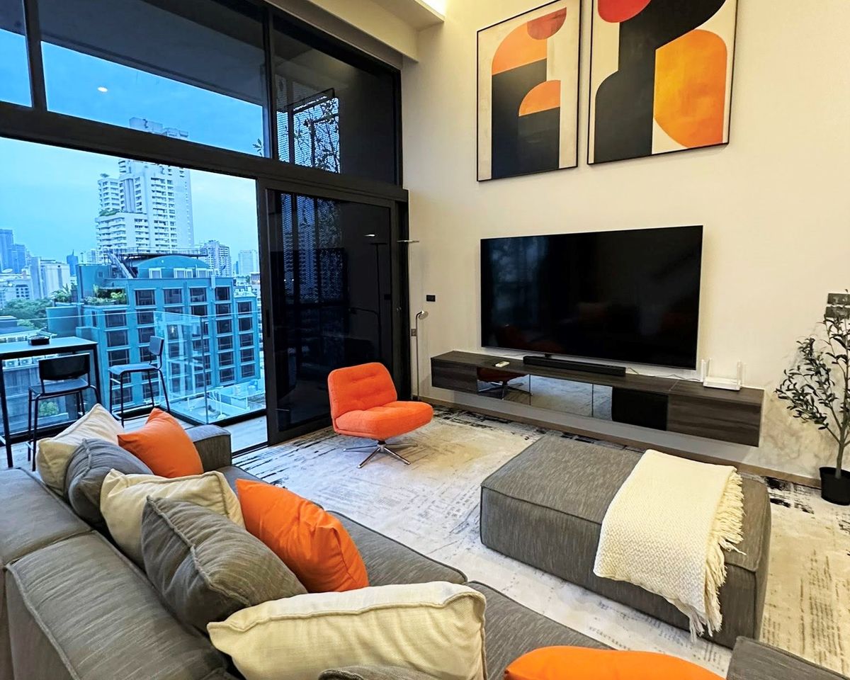 ให้เช่าคอนโดสุขุมวิท อโศก ทองหล่อ : ดูเพล็กซ์, 3 ห้องนอน 2 ห้องน้ำ, ตกแต่งพร้อมเฟอร์นิเจอร์