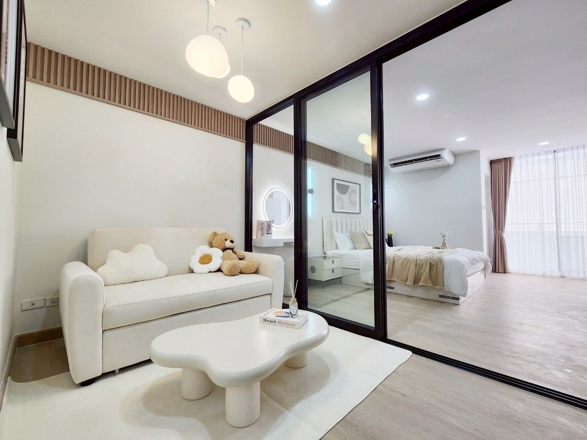 ขายคอนโดรัชดา ห้วยขวาง : 🚀 ขาย รัชดาซิตี้คอนโด  🚇 ใกล้ MRT ห้วยขวาง 💸 ราคา 1.69 ล้าน 🛠 รีโนเวทใหม่ เฟอร์ฯ + เครื่องใช้ไฟฟ้าครบ🌃 