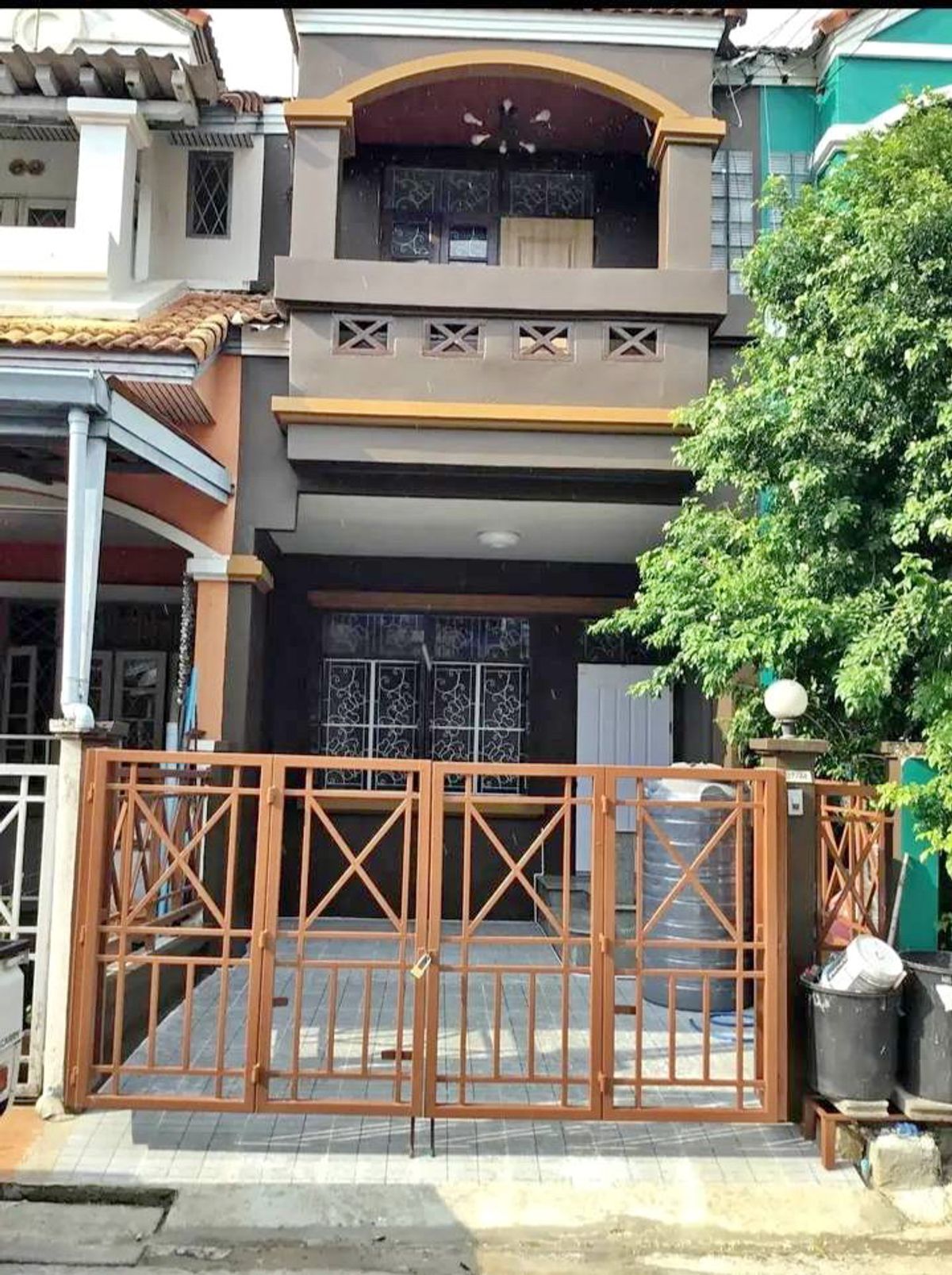 For RentTownhomePathum Thani,Rangsit, Thammasat : Rent a 2.5 floor townhouse near Krung Siam St. Kalos Pathum Thani Hospital