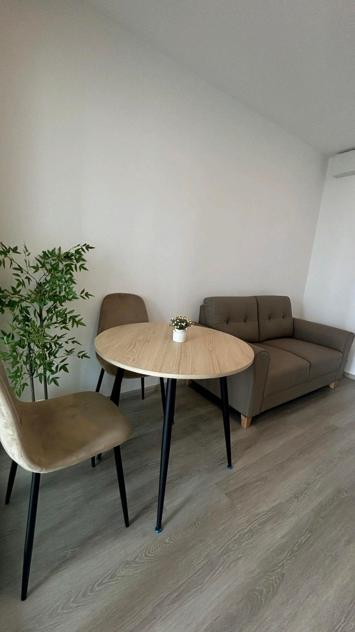 For RentCondoThaphra, Talat Phlu, Wutthakat : Condo D is convenient to travel near just 2 minutes.