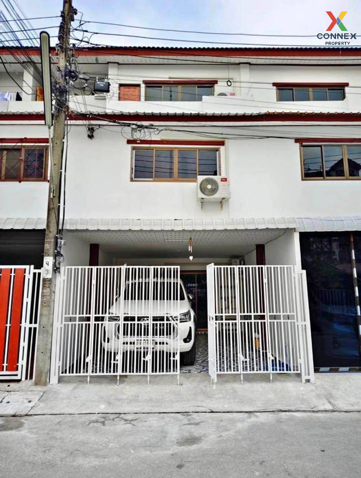 For SaleTownhomeKaset Nawamin,Ladplakao : For Sale Townhome Soi Nawamin 36 , Nuan Chan , Bung Kum , Bangkok , CX-123270