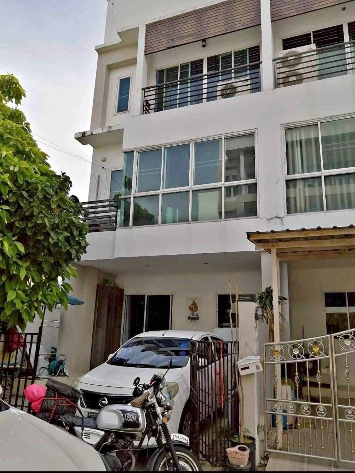 For RentTownhomePattanakan, Srinakarin : Rent a townhome Moo Moo Nawarodom Place Srinakarit 40, opposite Seacon Square Srinakarin