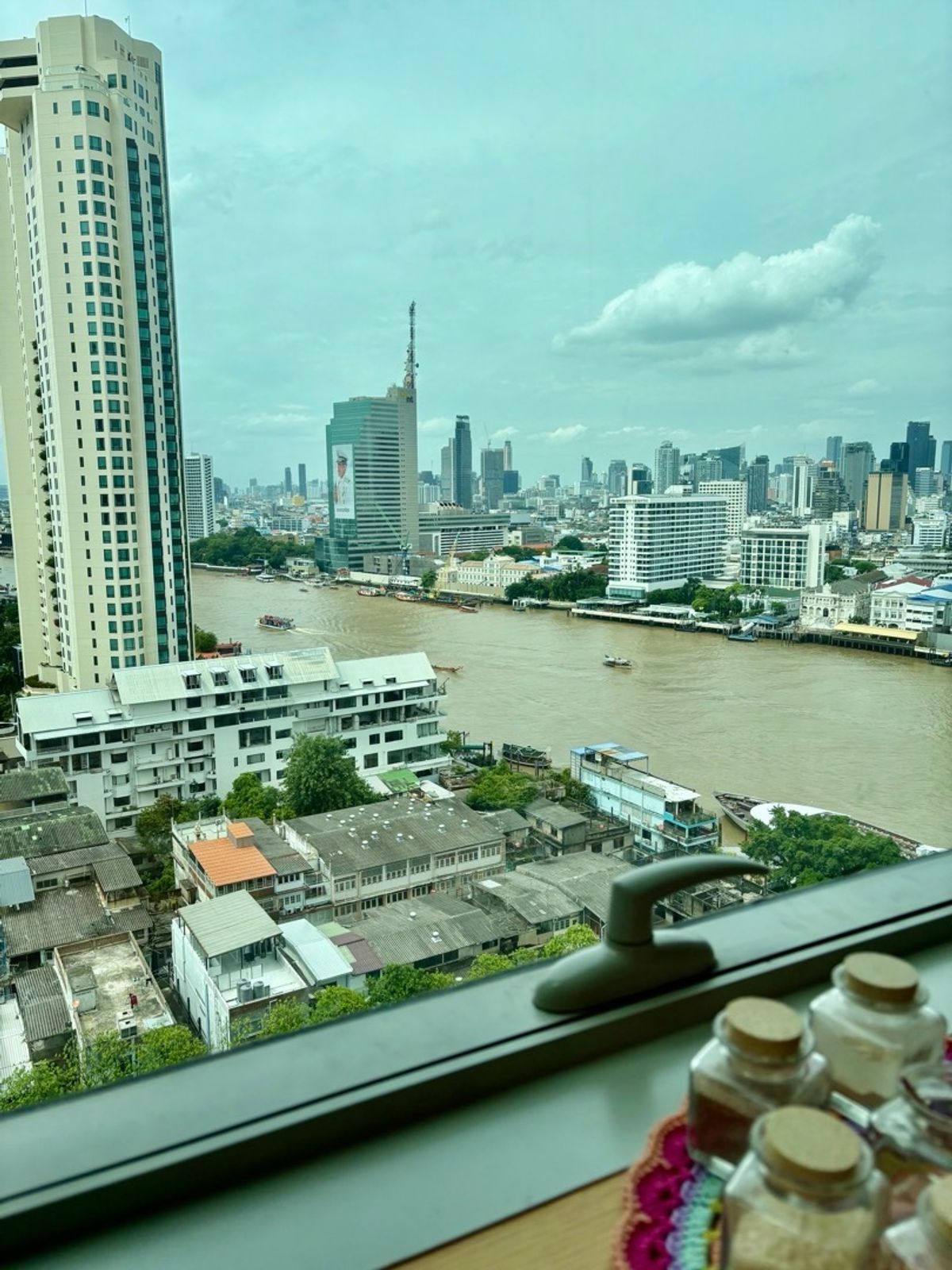 ให้เช่าคอนโดวงเวียนใหญ่ เจริญนคร : เดอะรีเวอร์ คอนโด ให้เช่า