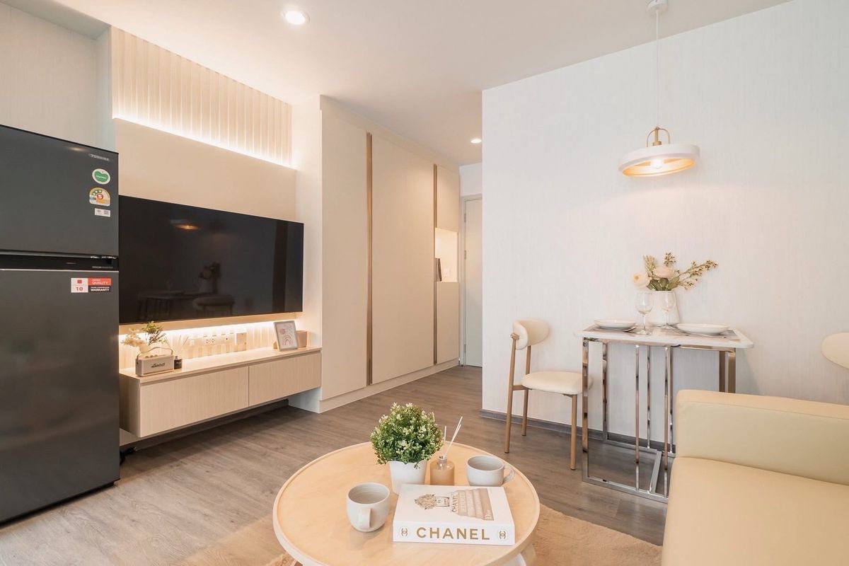 For RentCondoBangna, Bearing, Lasalle : For Rent : Regent Home Bangna
BTS BangNa ( 28 Sqm , 19th Floor )