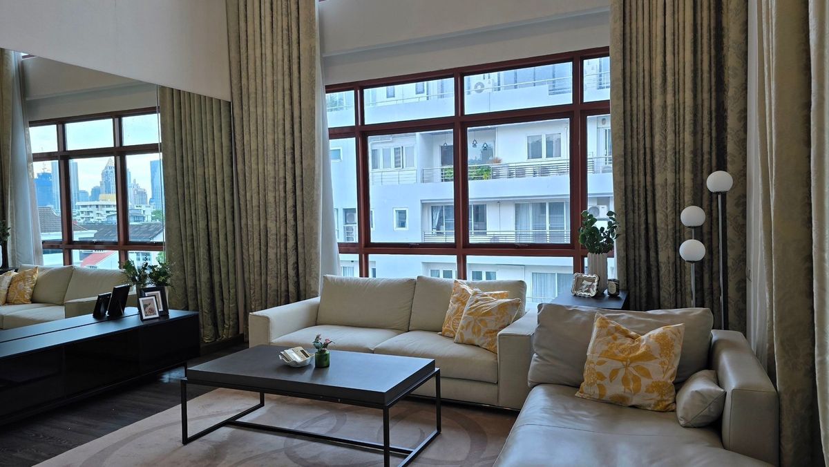 For RentCondoWitthayu, Chidlom, Langsuan, Ploenchit : The Crest Ruamrudee For RENT 120,000 THB | 3 Beds 192 SQ.M. | Near BTS Phloen Chit | Fully Furnished | Line: @323GQMHO | Ref: T1815