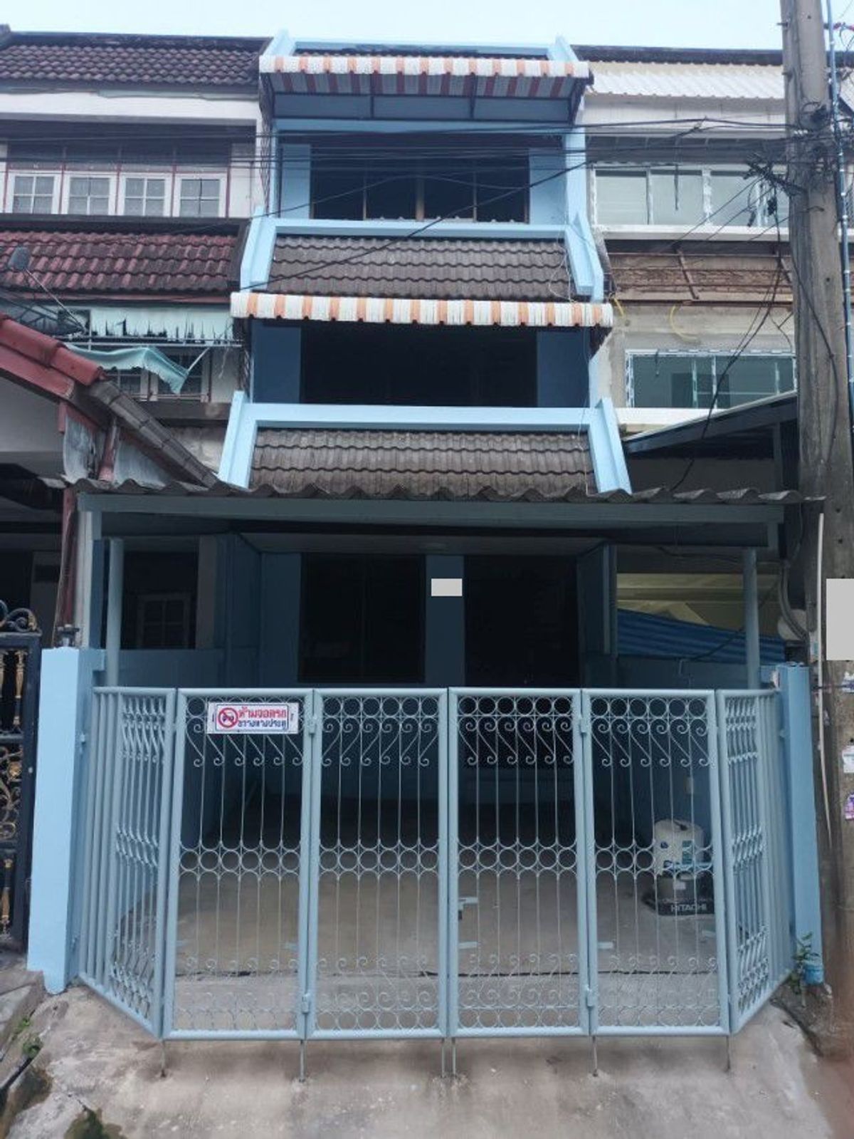 For SaleTownhomePattanakan, Srinakarin : Renovated house 18 sq. 4 bedrooms, 2 water, 3 -story townhome, development 55