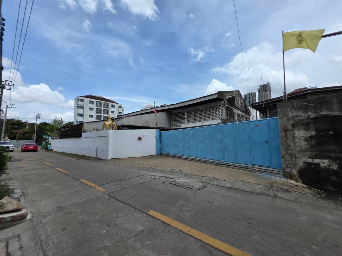 ขายที่ดินอ่อนนุช อุดมสุข : ขายด่วน! โกดังขนาดใหญ่ 2 หลัง + บ้านเดี่ยว บนพื้นที่ 500 ตร.วา ใจกลางเมือง สุขุมวิท 101/3 ซอยวชิรธรรมสาธิต