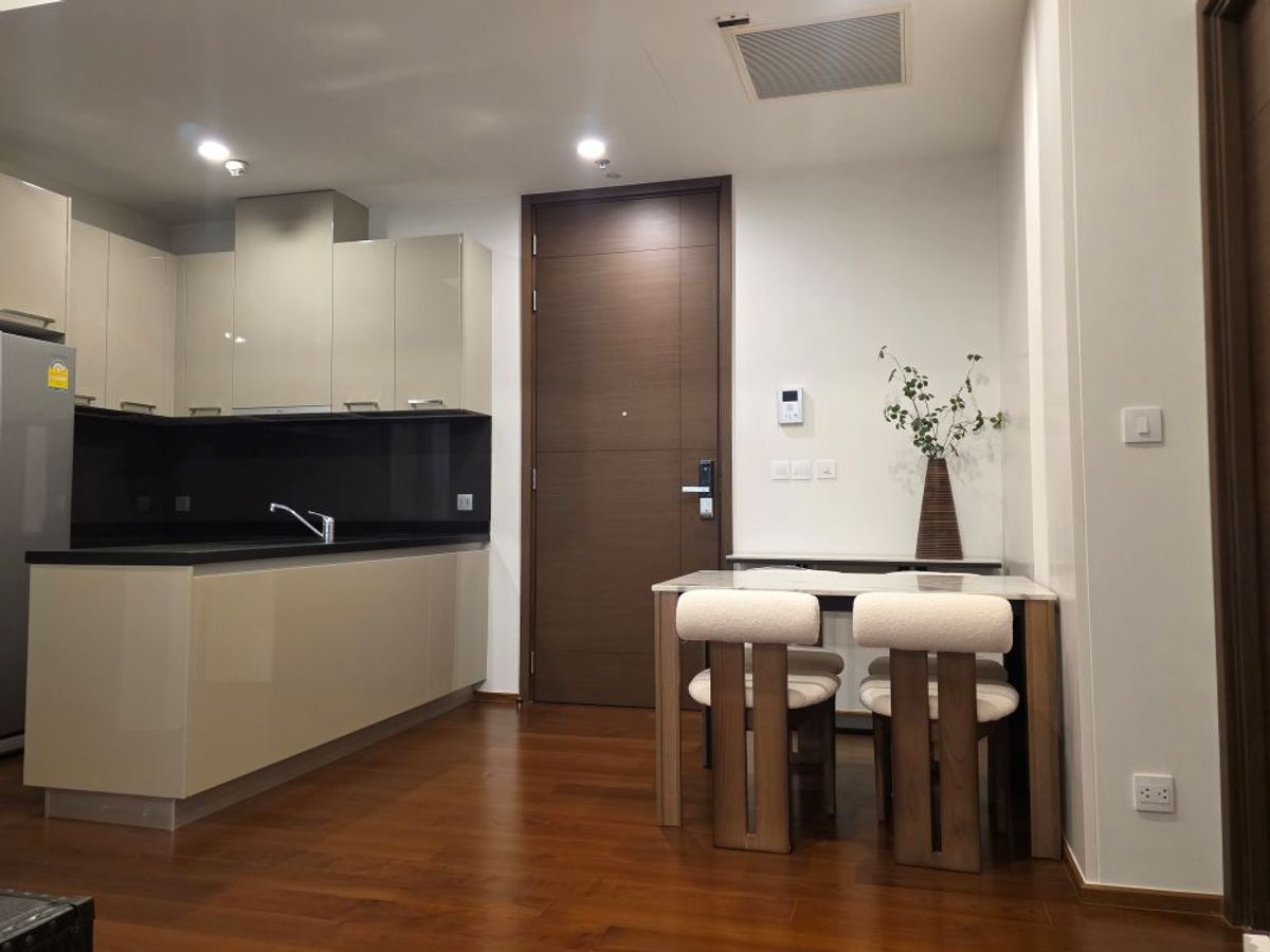 ให้เช่าคอนโดสุขุมวิท อโศก ทองหล่อ : Newly Renovated 2BR Low Floor Ready to Move in