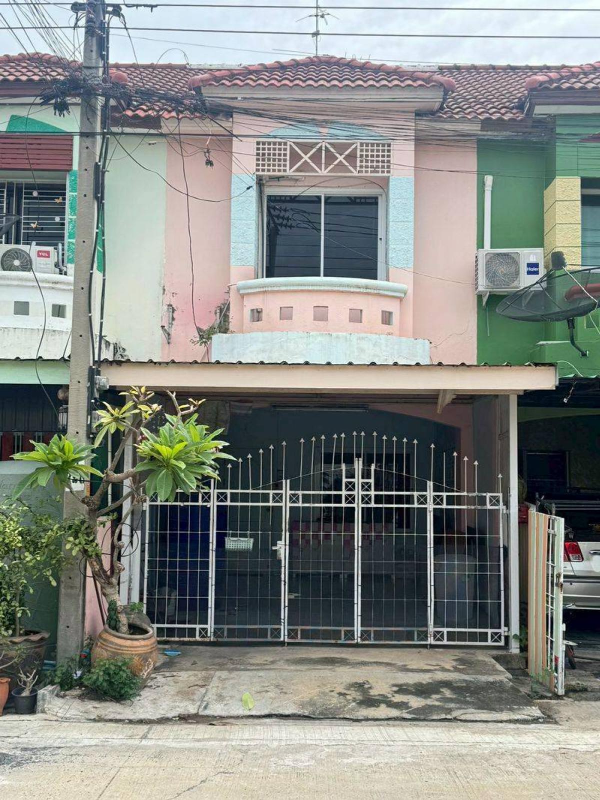 ขายทาวน์โฮมนนทบุรี บางใหญ่ บางบัวทอง : ขายทาวน์เฮ้าส์/ทาวน์โฮม  บ้านปิยวรารมย์ 3 รีโนเวทใหม่ ไทรน้อย ไทรน้อย นนทบุรี CX-127063