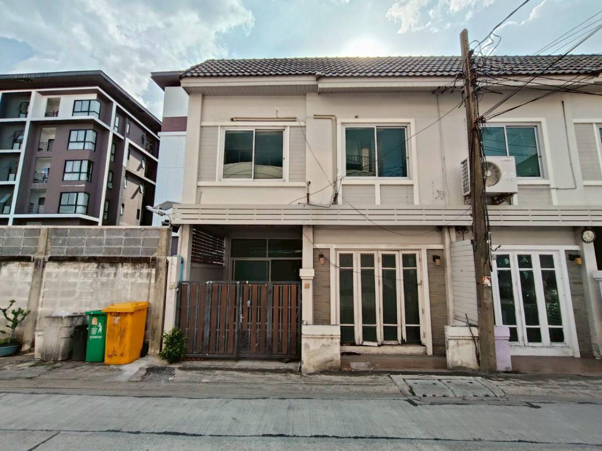 ขายทาวน์โฮมโชคชัย4 ลาดพร้าว71 : ขายบ้านแฝดลาดพร้าว96 ห้องมุม หน้ากว้าง คลองจั่น เขต บางกะปิ กรุงเทพ CX-126447