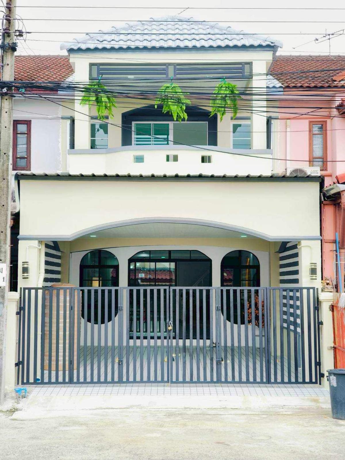 ขายทาวน์โฮมนวมินทร์ รามอินทรา : ขายทาวน์เฮ้าส์/ทาวน์โฮม  เค.ซี. รามอินทรา 1 หน้ากว้าง รีโนเวทใหม่ สามวาตะวันตก เขต คลองสามวา กรุงเทพ CX-126570