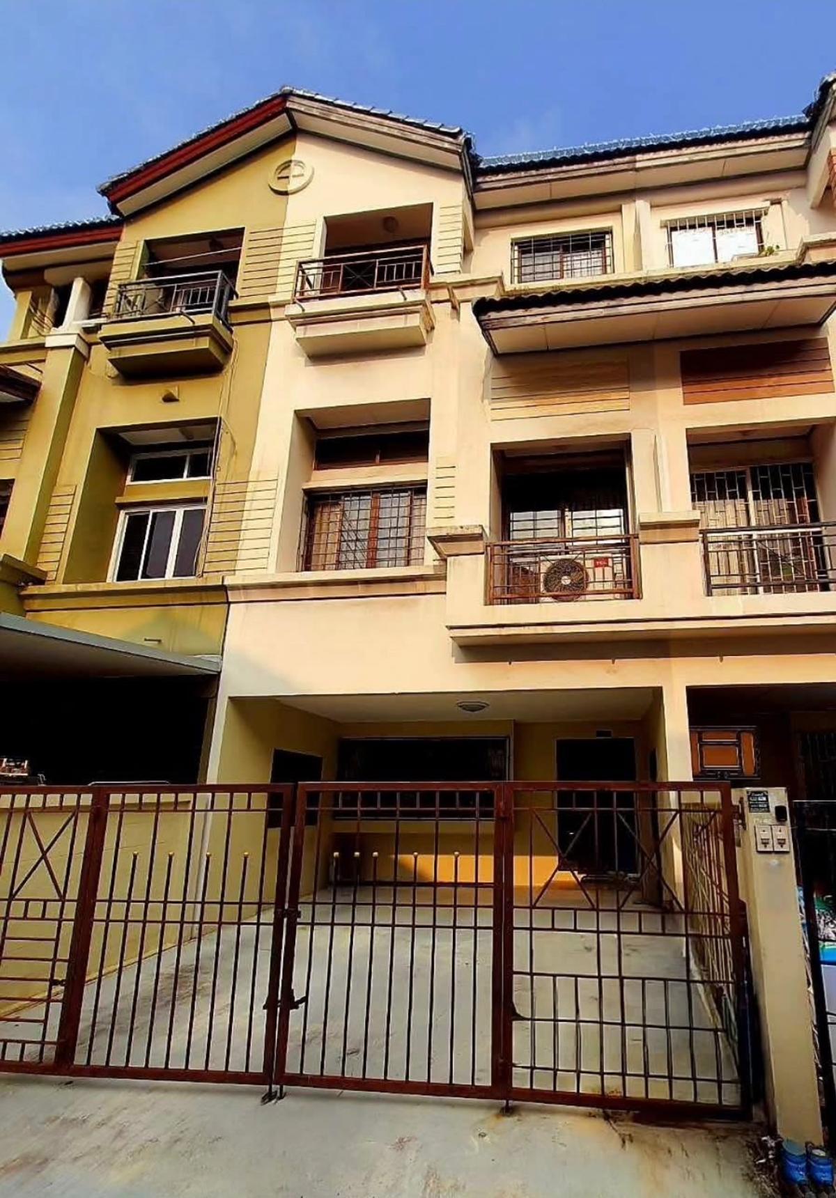 For SaleTownhomeRatchadapisek, Huaikwang, Suttisan : For Sale Townhouse/Townhome  , Baan Klang Muang Ratchada - Mengjai 1 , Wang Thong Lang , Wang Thong Lang , Bangkok , CX-127934