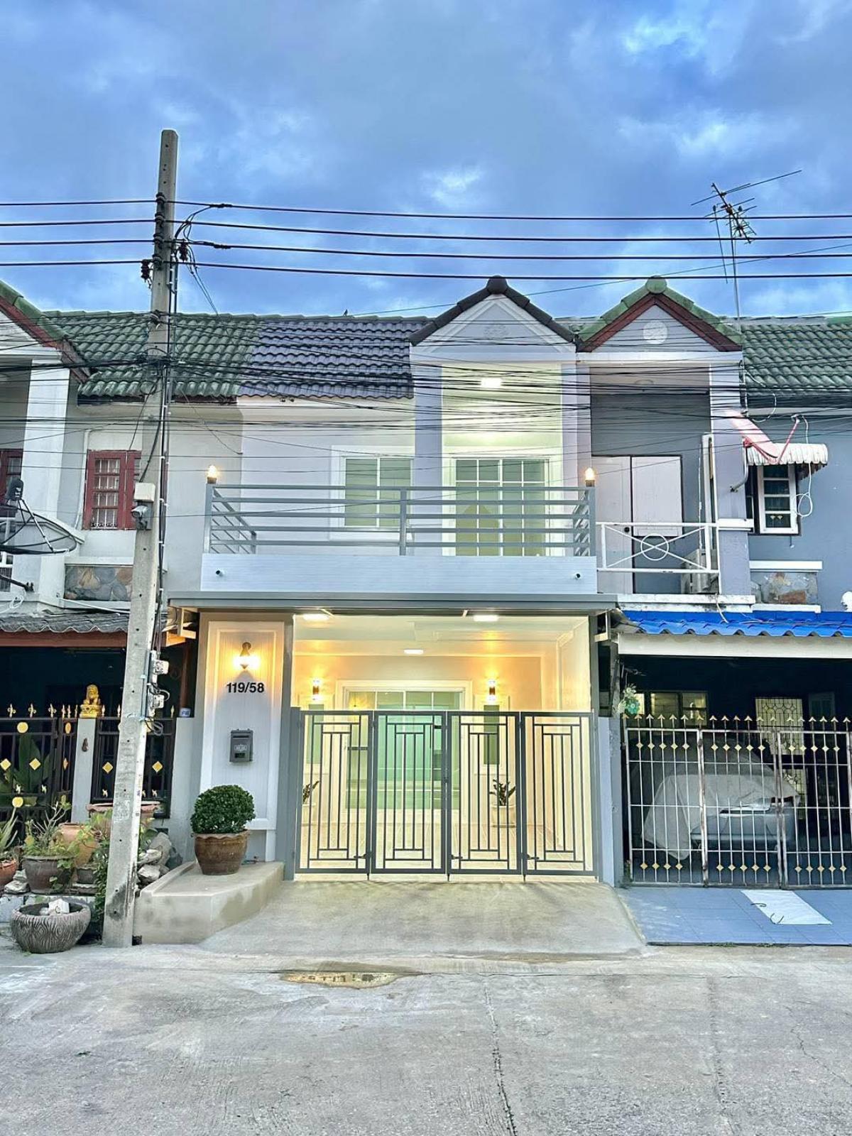 For SaleTownhomeNonthaburi, Bang Yai, Bangbuathong : For Sale Townhouse/Townhome  , Rattanathani (Bang Bua Thong) , newly renovated , Bang Rak Phatthana , Bang Bua Thong , Nonthaburi , CX-125315