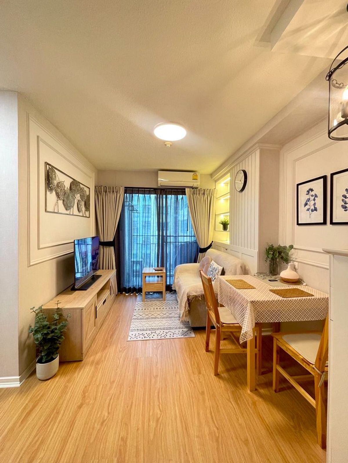 ให้เช่าคอนโดลาดกระบัง สุวรรณภูมิ : #ให้เช่าห้องมุม ตึก B  11,900 บาท #30ตรม คอนโด LPN ลุมพินี อ่อนนุช-ลาดกระบัง 1 ใกล้ Airport Link และสนามบินสุวรรณภูมิ ตั้งอยู่ริมถนนอ่อนนุช-ลาดกระบัง ติดถนนใหญ่ ตรงข้ามตลาดวัดลานบุญ #เฟอร์ครบ #ใกล้สุวรรณภูมิ #ฟรีwifi #มีเครื่องซักผ้า