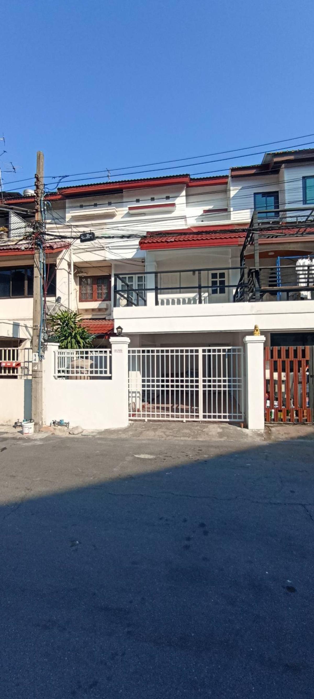 For SaleTownhomeLadprao101, Happy Land, The Mall Bang Kapi : For Sale 3 - storey townhouse area 23 sq m Soi Lat Phrao 128/1 Bang Kapi Bangkok , Khlong Chan , Bang Kapi , Bangkok , CX-128545