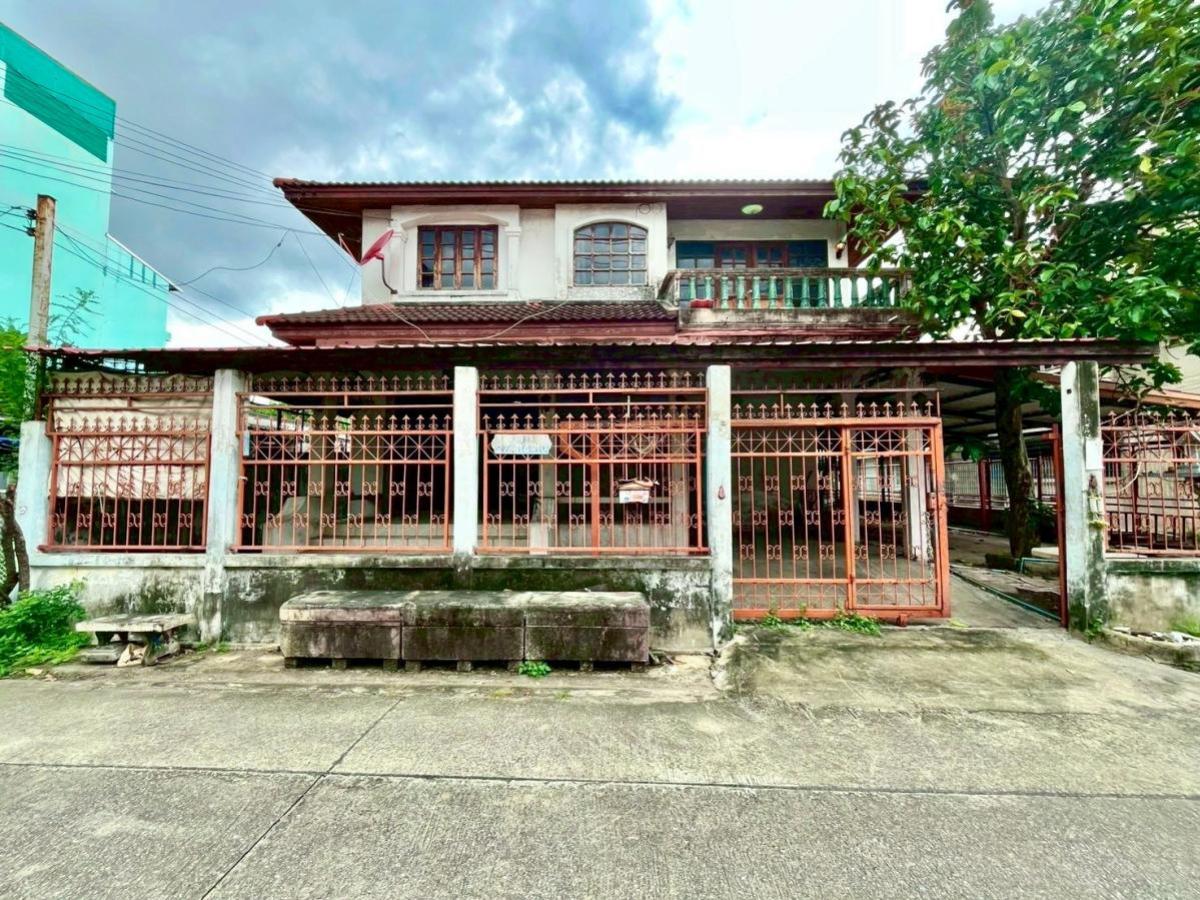 For SaleHouseKaset Nawamin,Ladplakao : For Sale House for sale,Nawamin 127 , corner unit , wide frontage , Nuan Chan , Bung Kum , Bangkok , CX-130046