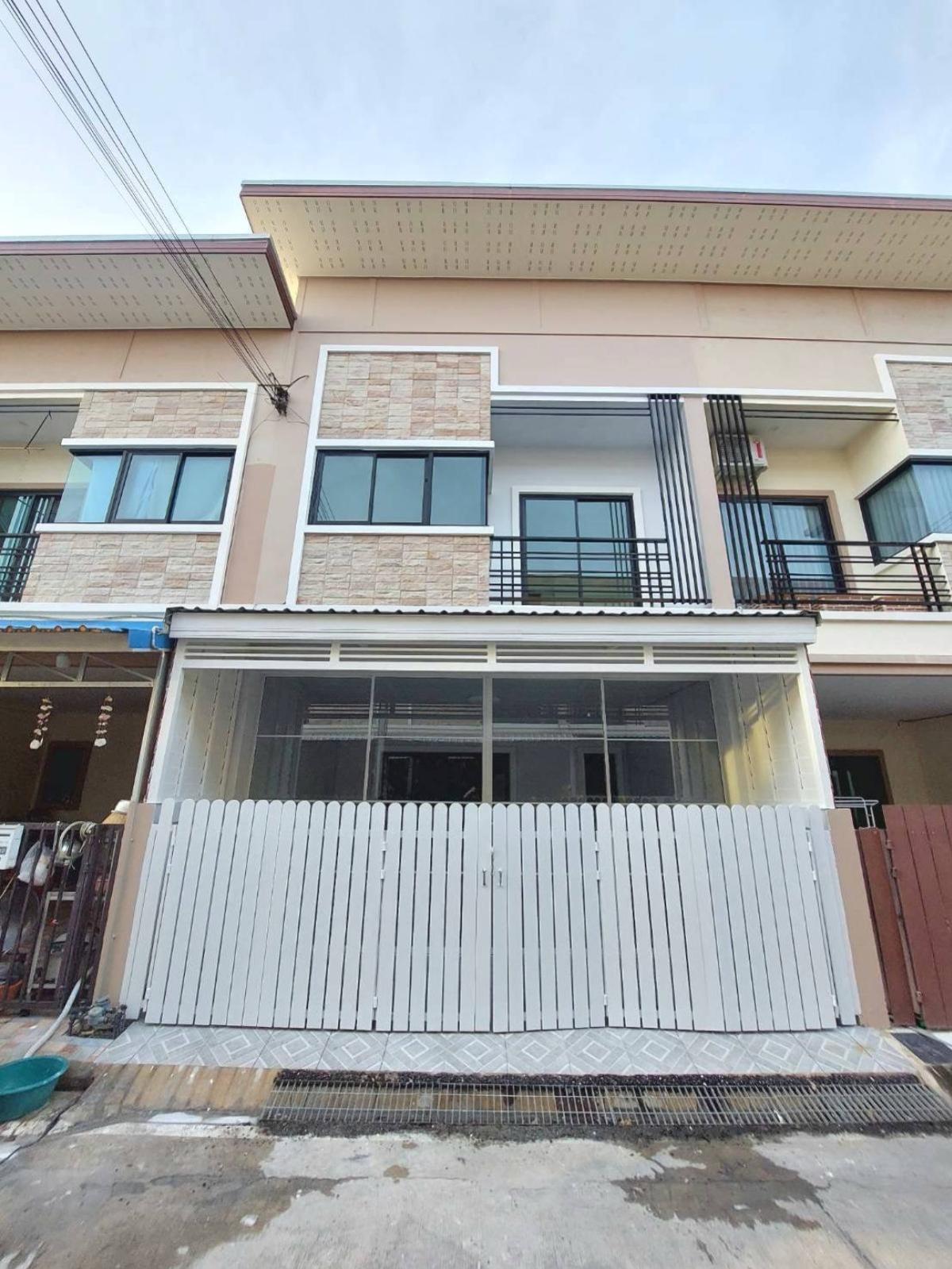 ขายทาวน์โฮมมหาชัย สมุทรสาคร : ขายทาวน์เฮ้าส์/ทาวน์โฮม  หมู่บ้านกูดส์แลนด์ สมุทรสาคร ตลาดกระทุ่มแบน กระทุ่มแบน สมุทรสาคร CX-130040